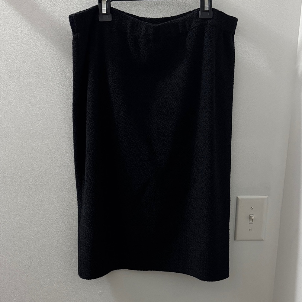 St. John Black Textured Knit Skirt
